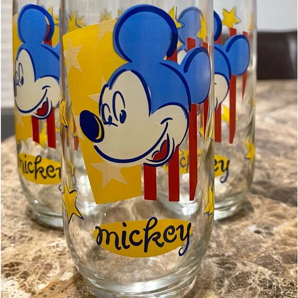 Mickey Mouse drinking glasses - Picture 1 of 4